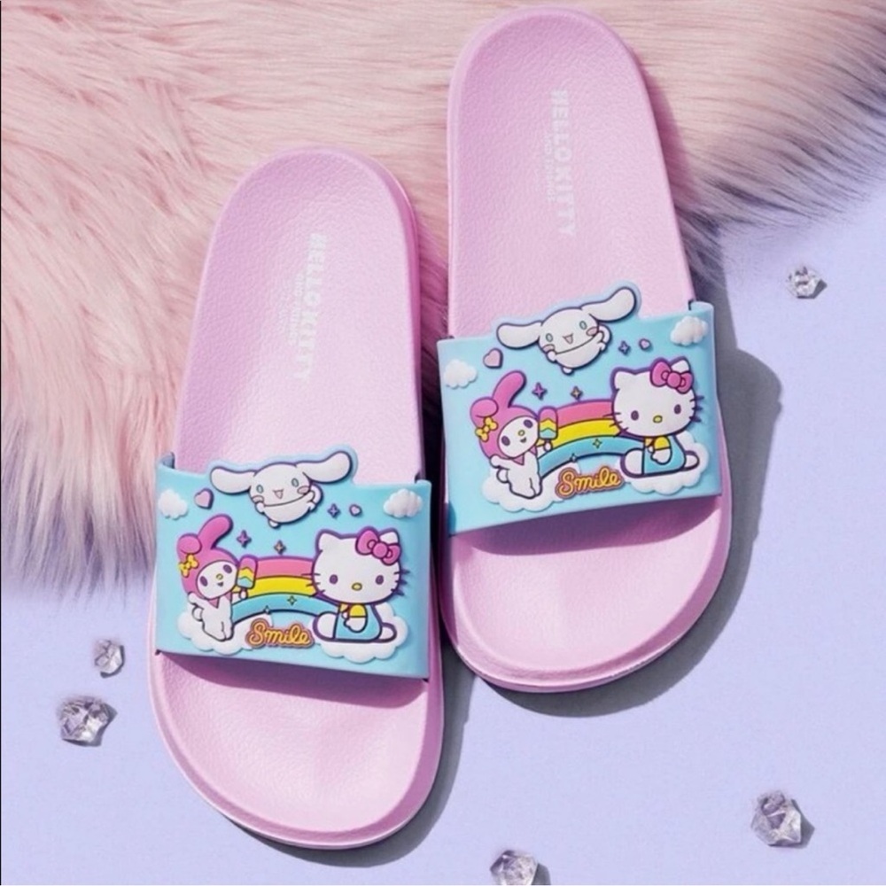 SHEIN X Hello Kitty And Friends Graphic Slides.